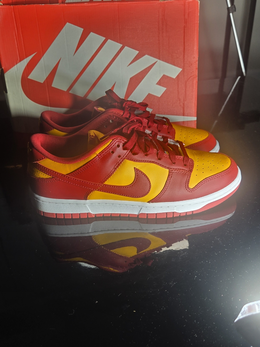 Nike Dunk Low Midas Gold / USC Size 10 Men’s DD1391 701